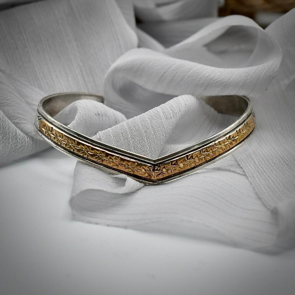 Artisan 925 Sterling Silver Gold Chevron V Shape Cuff Bracelet 13.18g